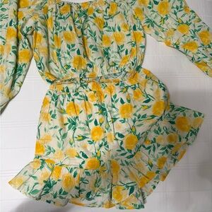 Short set 2pc floral pattern ruffle shorts, off shoulder top. Small